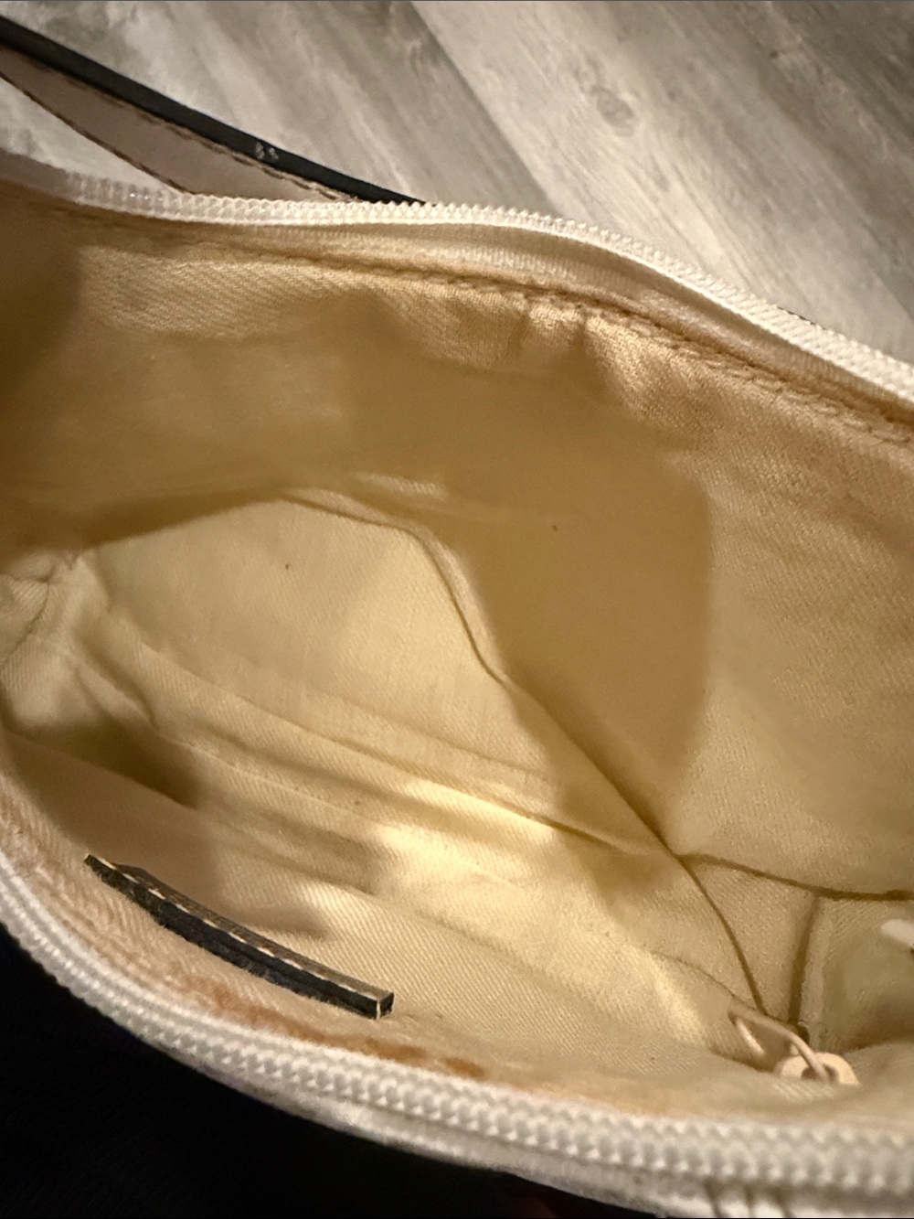 Liz Claiborne white Cream Shoulder Bag - Picture 7 of 9